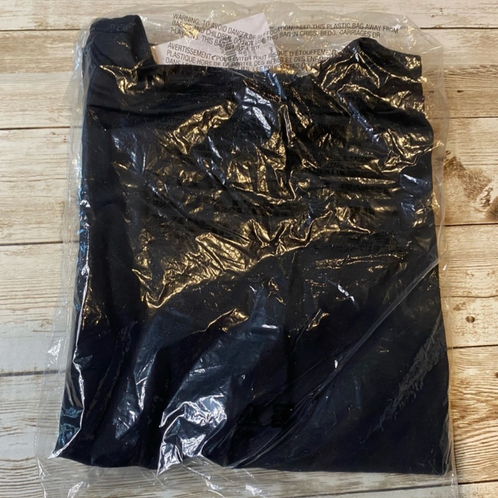 🆕 GAP Women’s Cropped Swim Short Sleeve Rash Guard Rashguard Black Large 12/14 - Picture 9 of 12